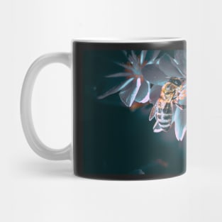 Bee on flowers Mug